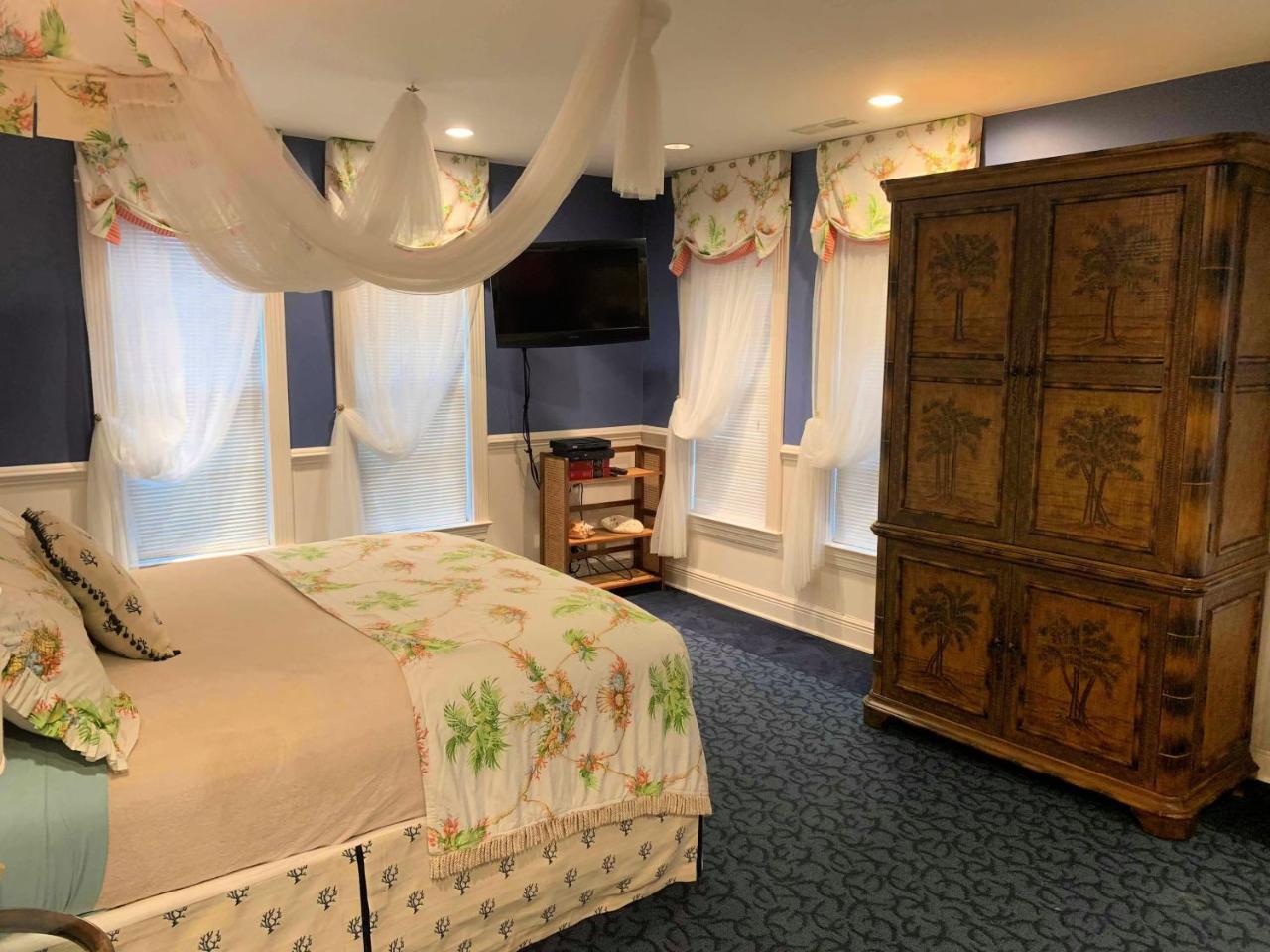 The Lake Manor Bed and Breakfast Morgantown Exterior foto